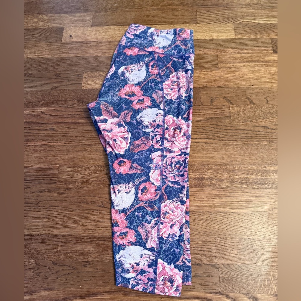 EUC Lularoe Jade Athletic Capris